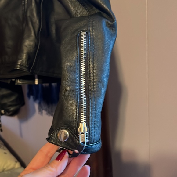 Ladies Derringer Black Leather Motorcycle Jacket. - Picture 4 of 7